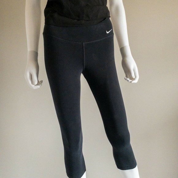 Nike Mini Swoosh Capri Cropped Leggings - Picture 5 of 9